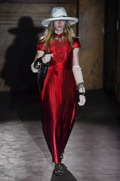 Look 75